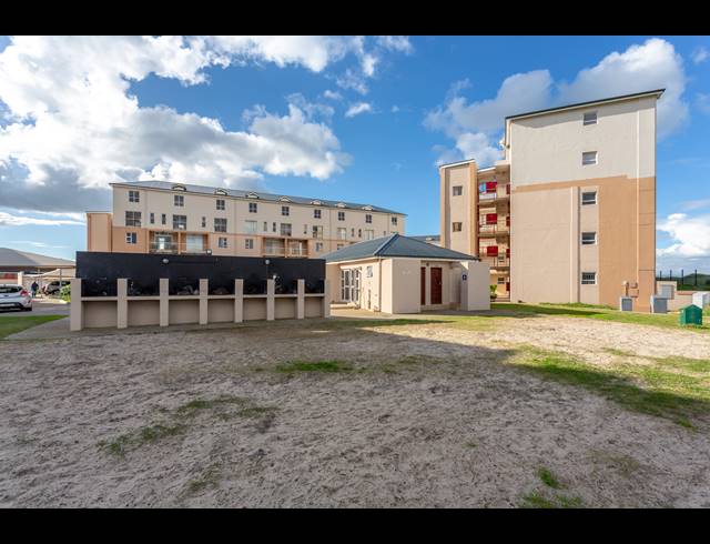 1 BEDROOM APARTMENT FOR SALE IN MUIZENBERG